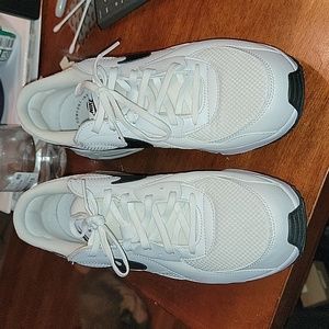 Men's New Air Max Excee size 11